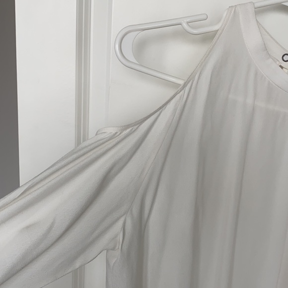 Aritzia cold shoulder top - Picture 2 of 3